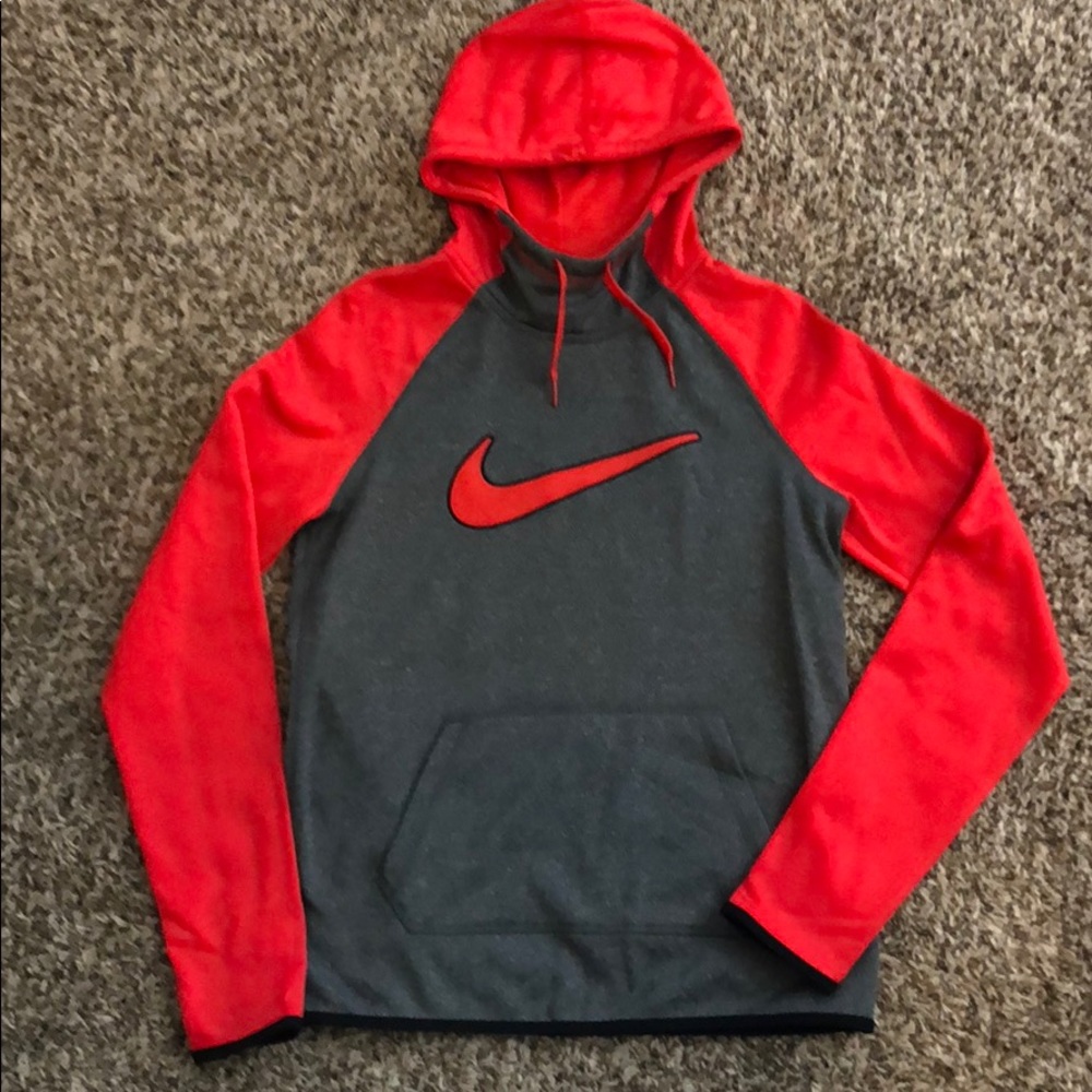 Nike therma-fit sweatshirt